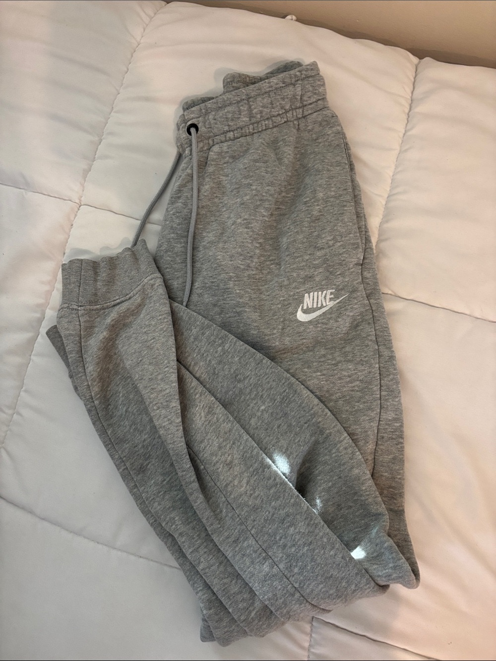 Nike women’s  Heather Gray Jogger Sweatpants